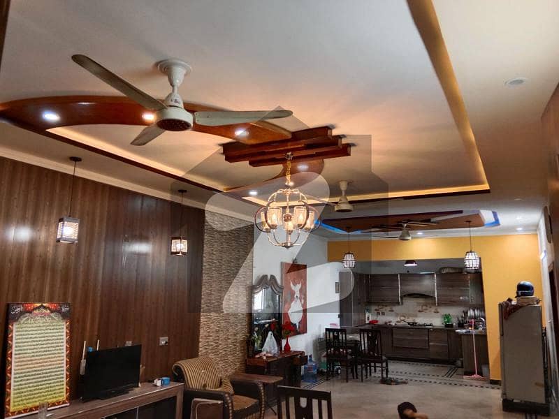 ائیرپورٹ ہاؤسنگ سوسائٹی راولپنڈی میں 6 کمروں کا 11 مرلہ مکان 1.1 لاکھ میں کرایہ پر دستیاب ہے۔