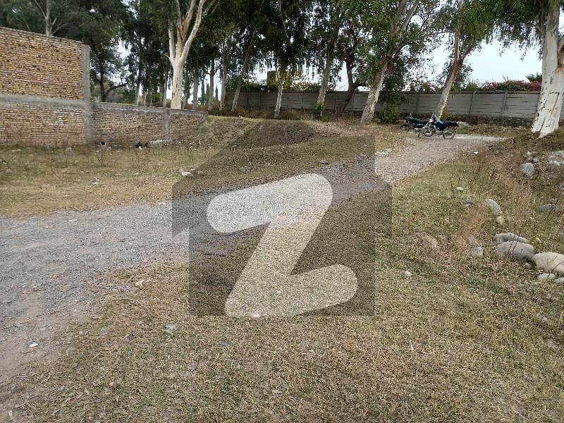 Beautiful 2.5 Kanal Commercial Plot For Sale