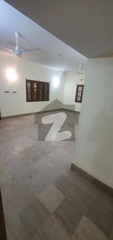 Nazimabad No. 4 3 Bedroom Drawing Lounge Bungalow's Full Floor Portion Available For Rent