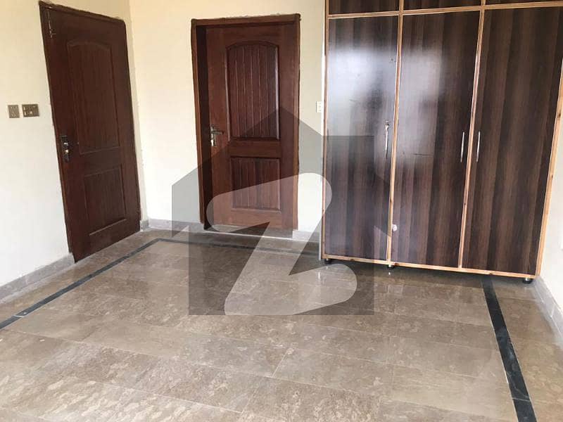 5 MARLA UPPER PORTION AVAILABLE FOR RENT IN BLOCK E