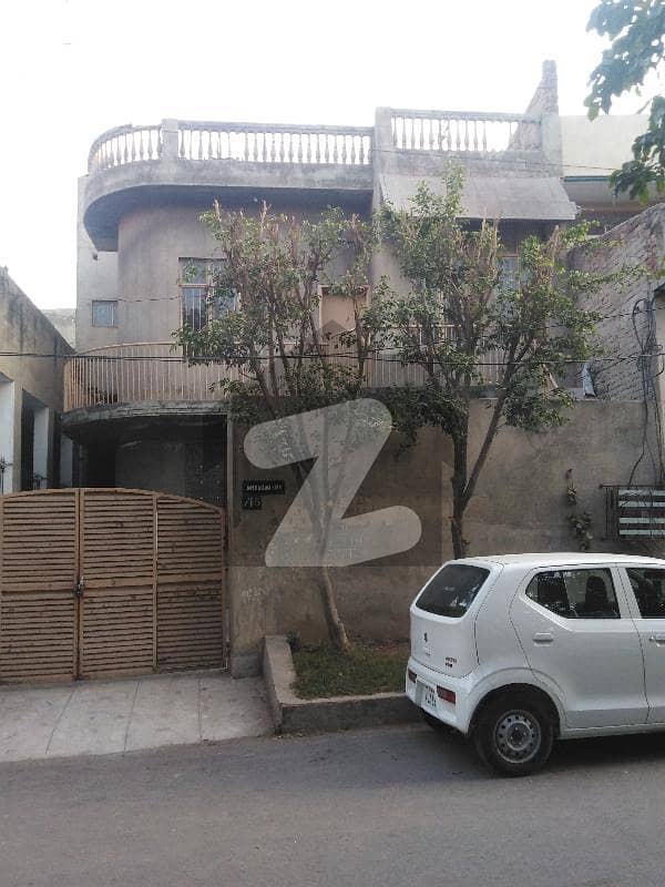 سمن آباد ۔ بلاک این سمن آباد لاہور میں 4 کمروں کا 11 مرلہ مکان 2.8 کروڑ میں برائے فروخت۔