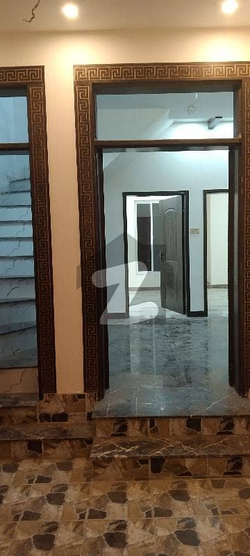 گرین ٹاؤن سیکٹر ڈی 2 ۔ بلاک 1 گرین ٹاؤن سیکٹر ڈی 2 لاہور میں 5 کمروں کا 5 مرلہ مکان 1.5 کروڑ میں برائے فروخت۔