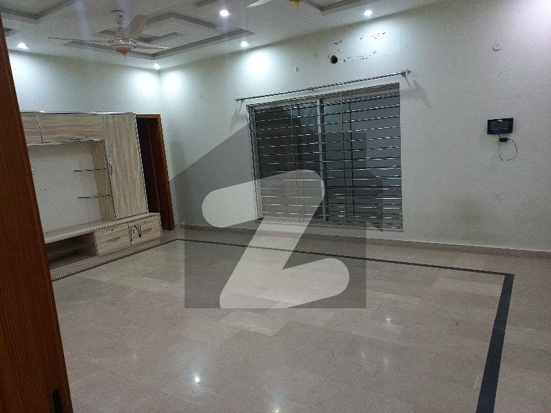 این ایف سی 1 - بلاک سی (این ای) این ایف سی 1 لاہور میں 4 کمروں کا 10 مرلہ مکان 85 ہزار میں کرایہ پر دستیاب ہے۔