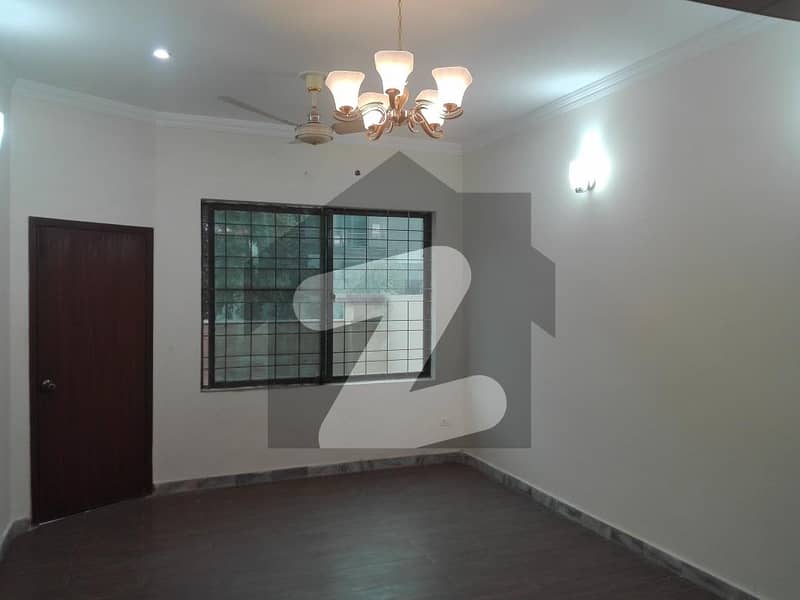 10 Marla House In Wapda Town Phase 1 - Block D3 Is Available
