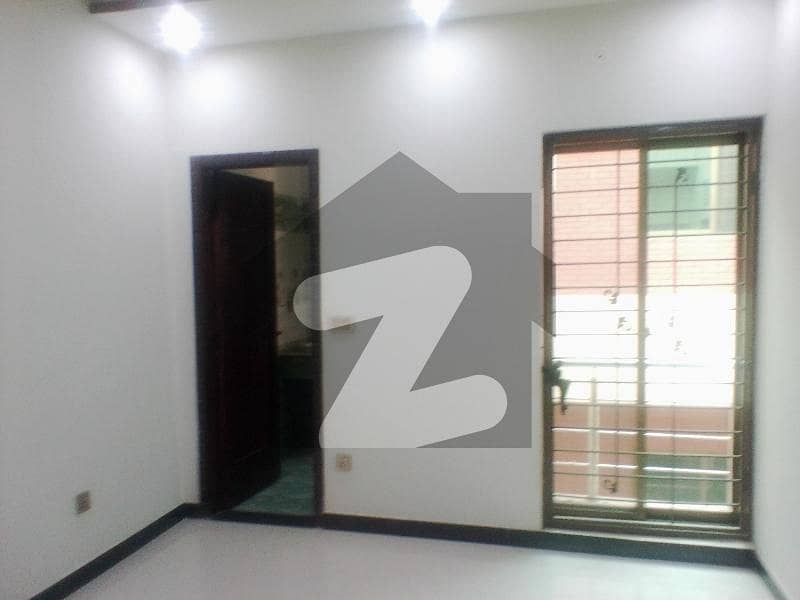 آرکیٹیکٹس انجنیئرز ہاؤسنگ سوسائٹی لاہور میں 2 کمروں کا 5 مرلہ فلیٹ 42 ہزار میں کرایہ پر دستیاب ہے۔