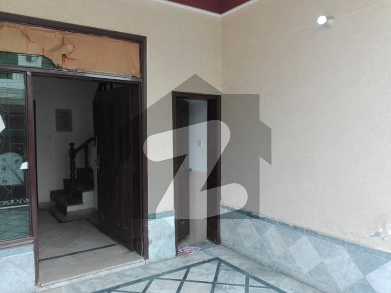 Lower Portion Of 5 Marla In Wapda Town Phase 1 - Block G5 For rent
