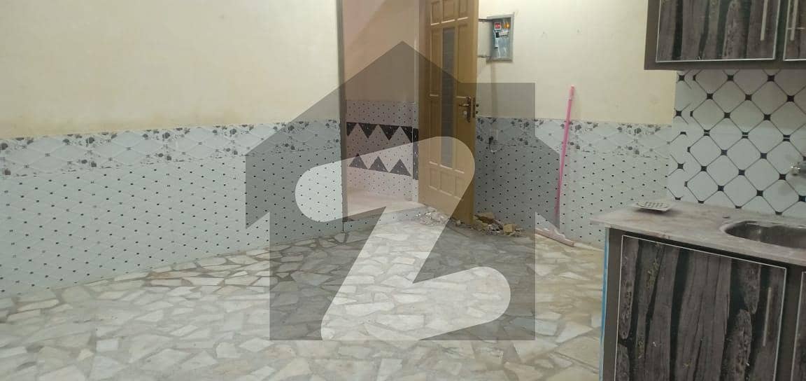 سواتی گیٹ پشاور میں 2 کمروں کا 3 مرلہ فلیٹ 14 ہزار میں کرایہ پر دستیاب ہے۔