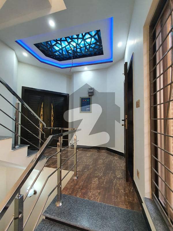 Lock Option 10 Marla Upper Portion For Rent Available - Rafi Block Sector E Bahria Town Lahore