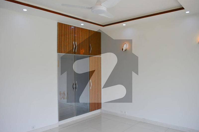1 Kanal Portion Available For Rent In DHA Phase 7 Block R