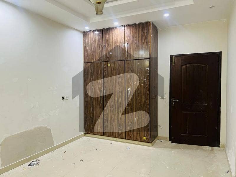 اسٹیٹ لائف ہاؤسنگ سوسائٹی لاہور میں 3 کمروں کا 4 مرلہ مکان 1.54 کروڑ میں برائے فروخت۔