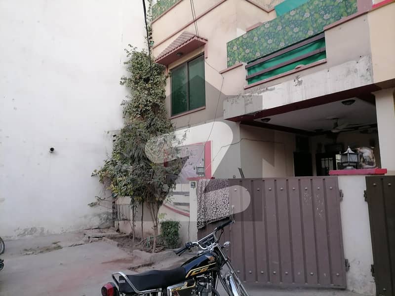 گیریژن ہومز - فیز 2 گیریژن ہومز لاہور میں 4 کمروں کا 5 مرلہ مکان 45 ہزار میں کرایہ پر دستیاب ہے۔