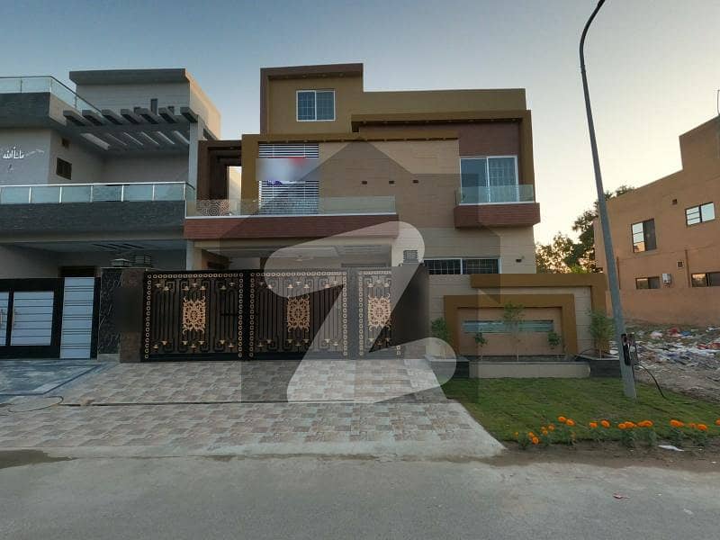 Well-constructed House Available For sale In Khayaban-e-Amin - Block L