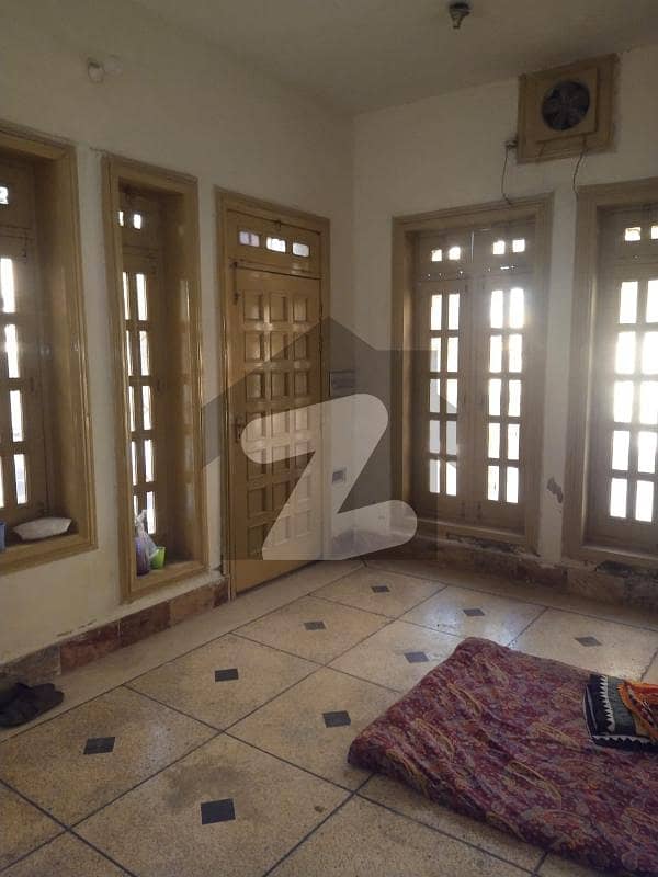 مدینہ ٹاؤن فیصل آباد میں 5 کمروں کا 2 مرلہ مکان 25 ہزار میں کرایہ پر دستیاب ہے۔