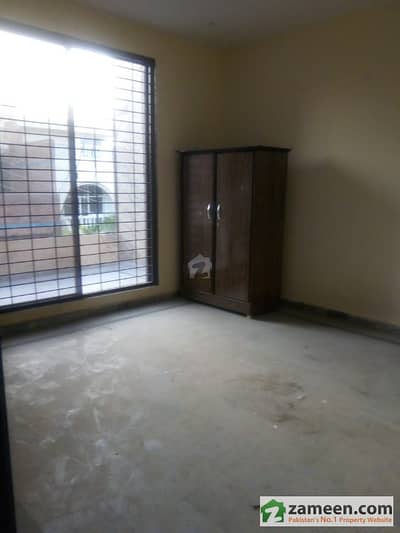 2 Rooms Separately Is Available For Rent In Gulberg For Bachelors 2 Rooms Separately Is Available For Rent In Gulberg For Bachelors