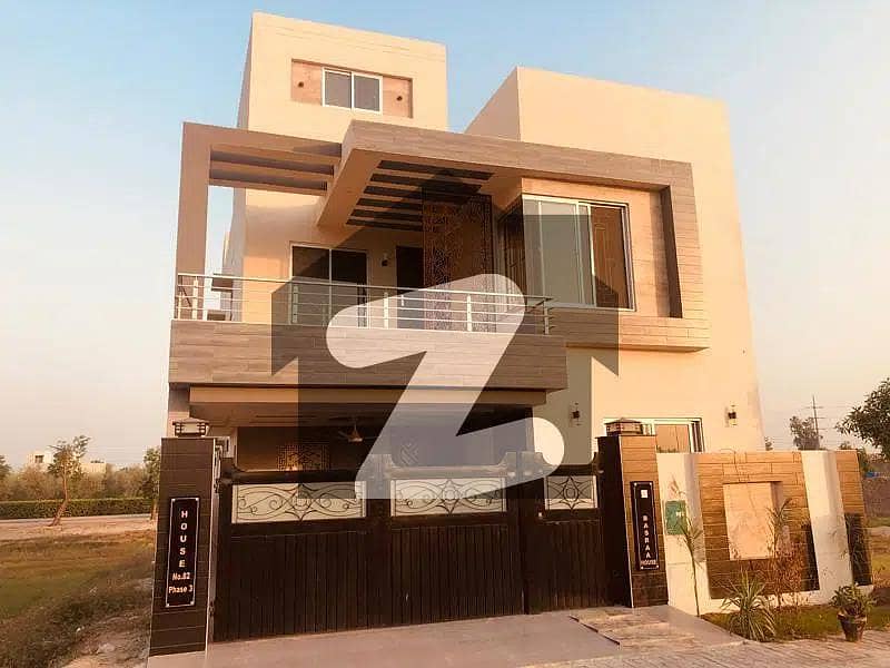 9 Marla Beautiful House For Sale At The Best Place In Lahore Cantt