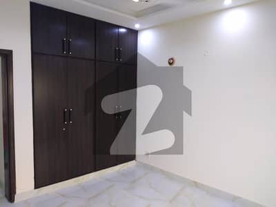 پیراگون سٹی - امپیریل 2 بلاک پیراگون سٹی لاہور میں 4 کمروں کا 10 مرلہ بالائی پورشن 3 کروڑ میں برائے فروخت۔