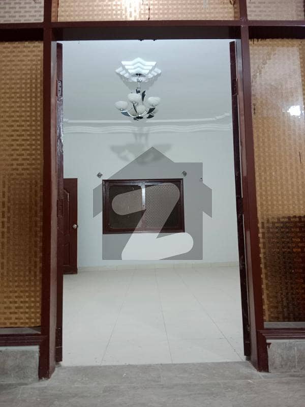 گلشنِ معمار - سیکٹر ٹی گلشنِ معمار گداپ ٹاؤن کراچی میں 6 کمروں کا 10 مرلہ مکان 77 ہزار میں کرایہ پر دستیاب ہے۔