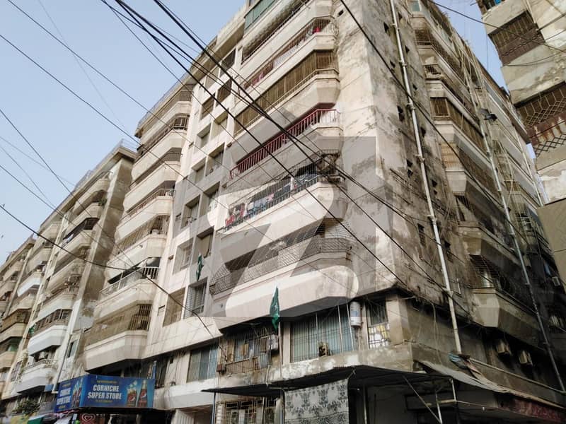 کلفٹن ۔ بلاک 2 کلفٹن کراچی میں 3 کمروں کا 8 مرلہ فلیٹ 1.75 کروڑ میں برائے فروخت۔