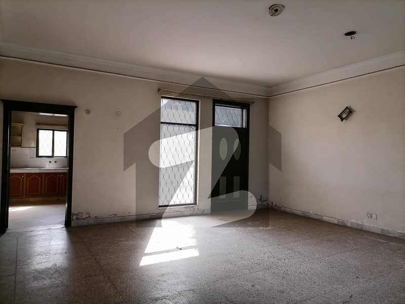 Corner House For sale Situated In Garden Town Tipu Block Garden Town