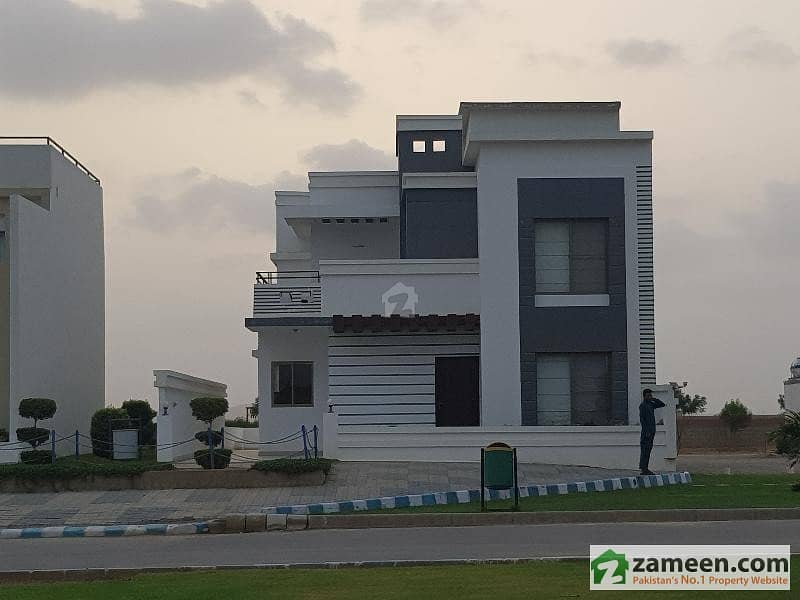 فضائیہ ہاؤسنگ سکیم کراچی میں 4 کمروں کا 11 مرلہ مکان 1. 25 کروڑ میں برائے فروخت۔