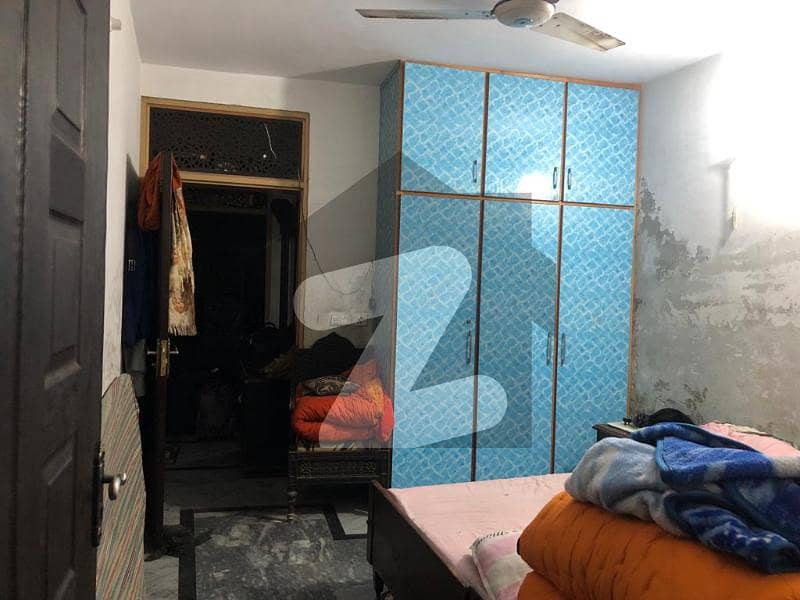 شاہین کالونی والٹن روڈ لاہور میں 2 کمروں کا 4 مرلہ زیریں پورشن 26 ہزار میں کرایہ پر دستیاب ہے۔