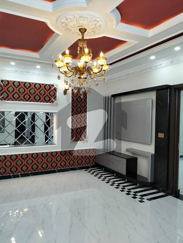 ویلینشیاء ۔ بلاک ایف ویلینشیاء ہاؤسنگ سوسائٹی لاہور میں 5 کمروں کا 10 مرلہ مکان 3.9 کروڑ میں برائے فروخت۔