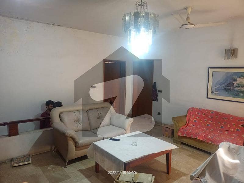 ڈی ایچ اے فیز 3 - بلاک زیڈ فیز 3 ڈیفنس (ڈی ایچ اے) لاہور میں 3 کمروں کا 10 مرلہ مکان 3.85 کروڑ میں برائے فروخت۔