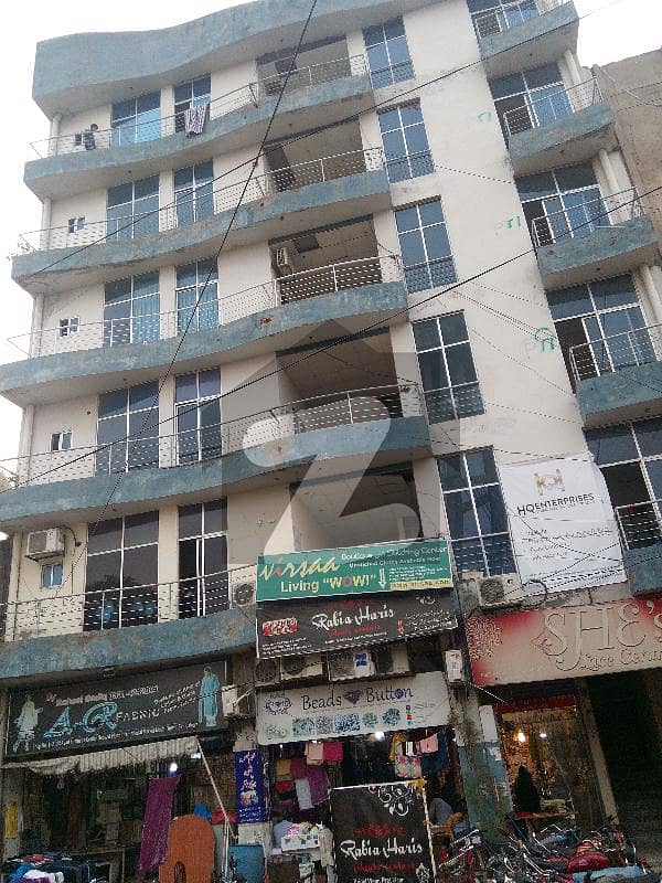 Flat Available In Model Town International Market