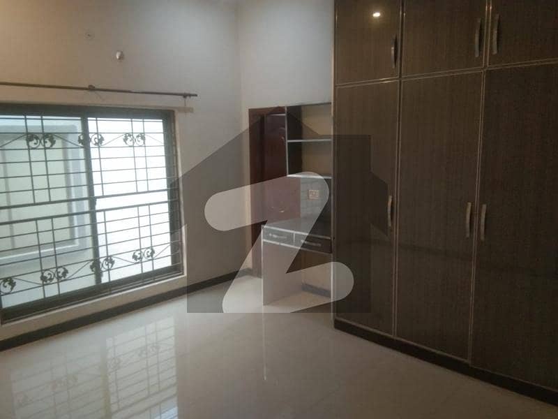 8 Marla Upper Portion For Rent Available - Umar Block Sector B Bahria Town Lahore