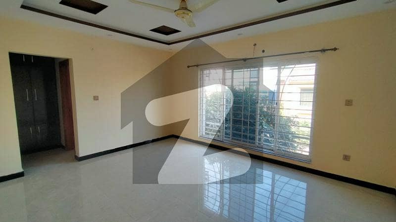 10 Marla Corner Independent Portion Available For Rent Bahria Town Phase 7 Islamabad