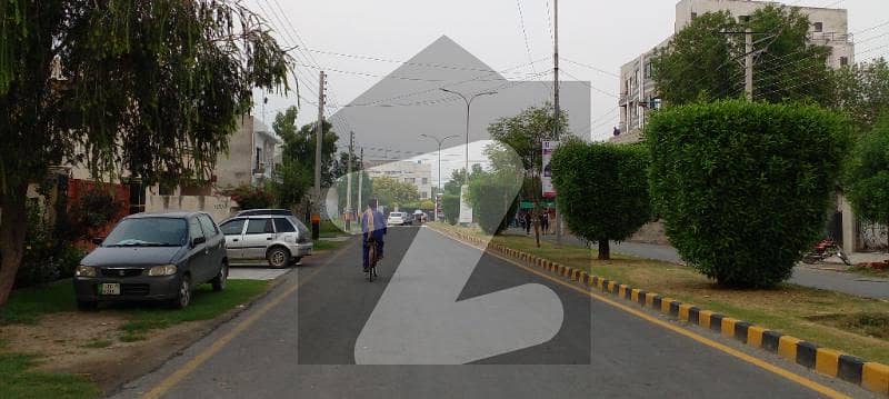 سینٹرل پارک ۔ بلاک اے سینٹرل پارک ہاؤسنگ سکیم لاہور میں 5 مرلہ رہائشی پلاٹ 65 لاکھ میں برائے فروخت۔