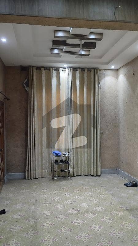جوہر ٹاؤن لاہور میں 2 کمروں کا 5 مرلہ زیریں پورشن 35 ہزار میں کرایہ پر دستیاب ہے۔
