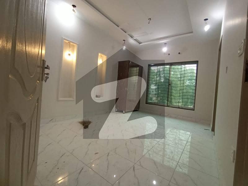 6 Marla Flat For Rent In Chinar Bagh Lahore