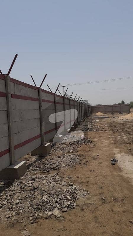 گداپ روڈ کراچی میں 2 کنال زرعی زمین 10 لاکھ میں برائے فروخت۔