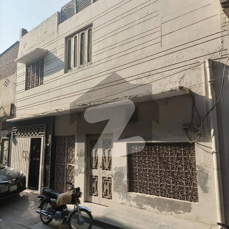 عبداللہ پور فیصل آباد میں 4 کمروں کا 5 مرلہ مکان 1.3 کروڑ میں برائے فروخت۔