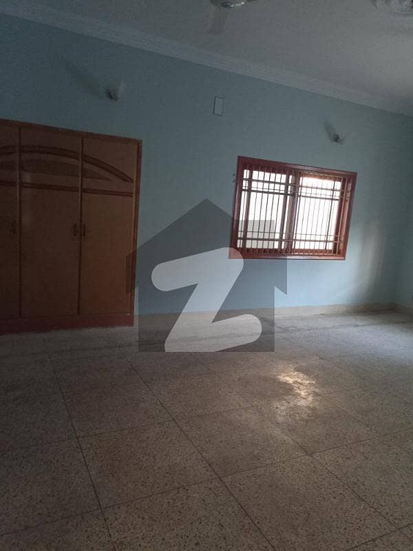 600 Square Yards Lower Portion For rent In Gulshan-e-Iqbal - Block 6
