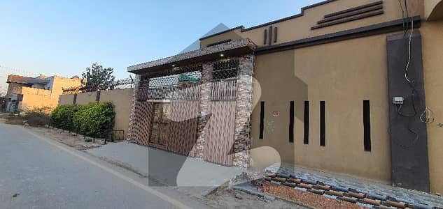 204 چک روڈ فیصل آباد میں 3 کمروں کا 10 مرلہ مکان 3.99 کروڑ میں برائے فروخت۔
