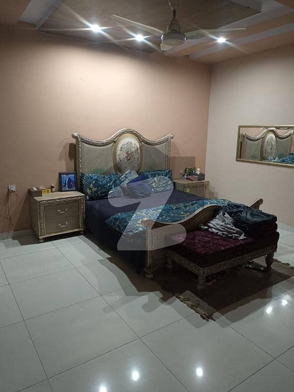 حسن ولاز فیصل آباد میں 4 کمروں کا 6 مرلہ مکان 1.6 کروڑ میں برائے فروخت۔