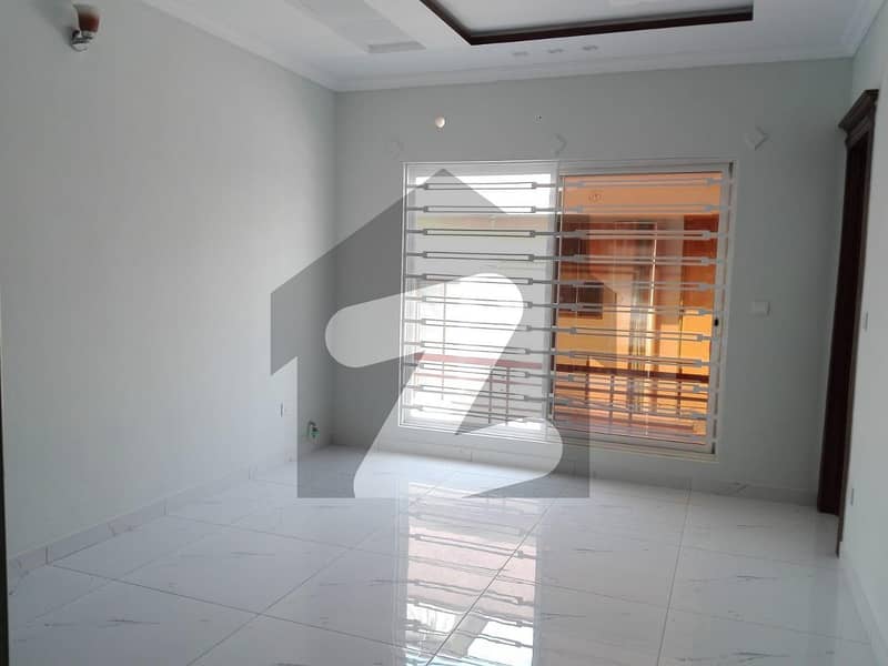 In Khudadad Heights Flat Sized 2600 Square Feet For Rent