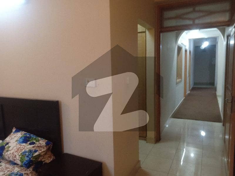ایف ۔ 11 مرکز ایف ۔ 11 اسلام آباد میں 3 کمروں کا 12 مرلہ فلیٹ 4.3 کروڑ میں برائے فروخت۔