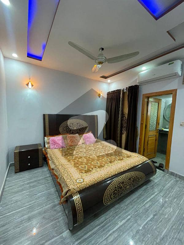 مسلم ٹاؤن لاہور میں 2 کمروں کا 3 مرلہ فلیٹ 75 ہزار میں کرایہ پر دستیاب ہے۔