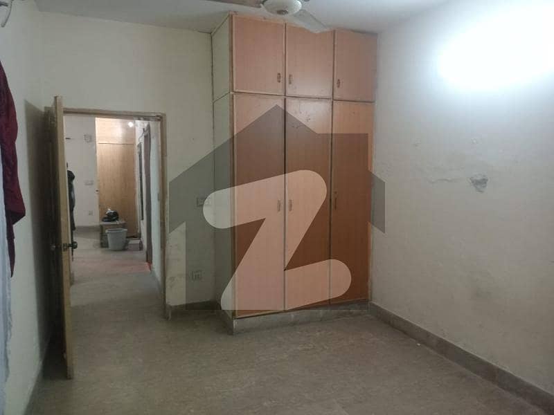 شاہین کالونی والٹن روڈ لاہور میں 2 کمروں کا 6 مرلہ زیریں پورشن 37 ہزار میں کرایہ پر دستیاب ہے۔
