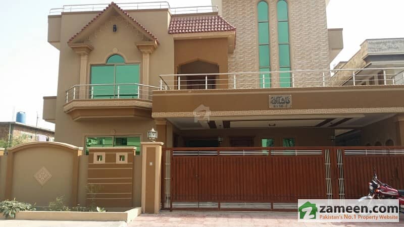 1 Kanal House Police Foundation Very Decoratively Built In A Very Nice Location 2 Minutes Drive From Main Road