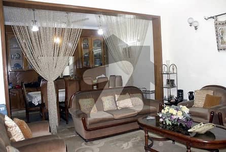 پی اے ایف آفیسرز کالونی کینٹ لاہور میں 4 کمروں کا 16 مرلہ مکان 3.25 کروڑ میں برائے فروخت۔