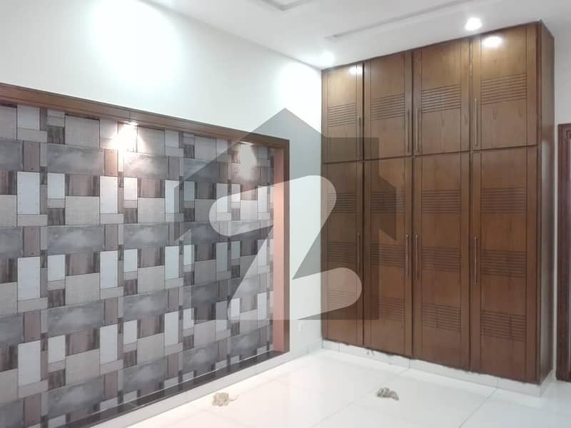 2450 Square Feet House Available For rent In D-12