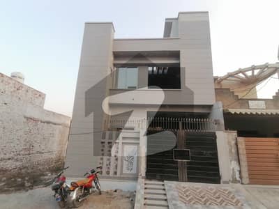 ایلیٹ ٹاؤن لاہور میں 3 کمروں کا 5 مرلہ مکان 1.1 کروڑ میں برائے فروخت۔