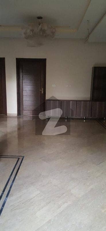 ڈی ایچ اے فیز 2 - بلاک کیو فیز 2 ڈیفنس (ڈی ایچ اے) لاہور میں 3 کمروں کا 5 مرلہ مکان 1.55 کروڑ میں برائے فروخت۔