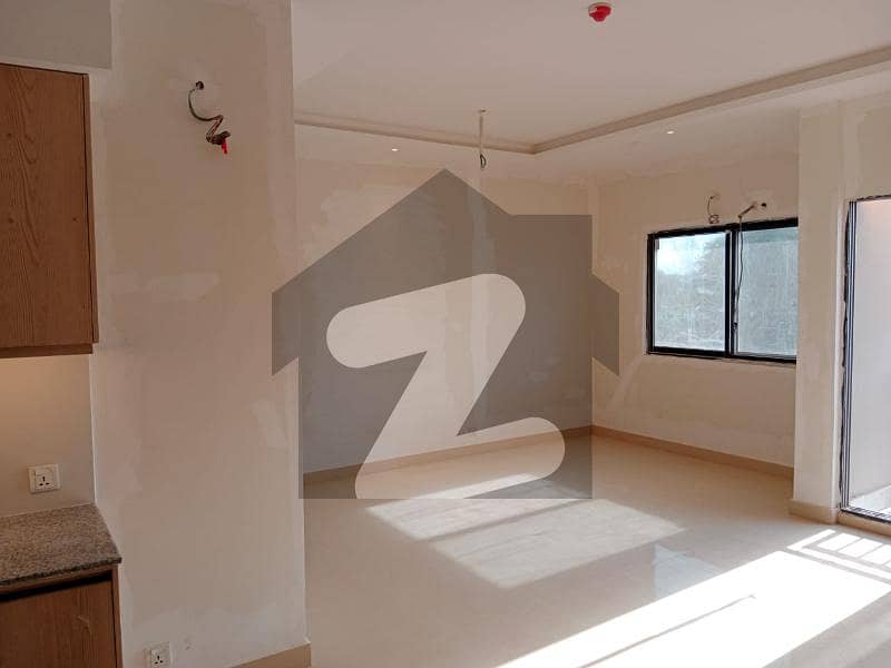 ڈیفنس ویو اپارٹمنٹس شنگھائی روڈ لاہور میں 3 کمروں کا 8 مرلہ فلیٹ 2.9 کروڑ میں برائے فروخت۔