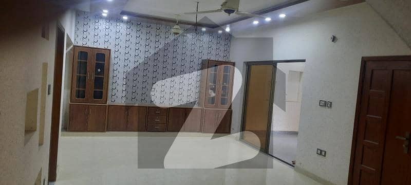 ایف ۔ 10/3 ایف ۔ 10 اسلام آباد میں 6 کمروں کا 15 مرلہ مکان 3.25 لاکھ میں کرایہ پر دستیاب ہے۔