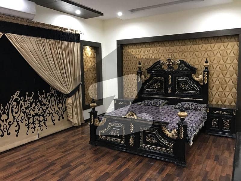 ڈی ایچ اے فیز 5 - بلاک ایف فیز 5 ڈیفنس (ڈی ایچ اے) لاہور میں 5 کمروں کا 1 کنال مکان 2.5 لاکھ میں کرایہ پر دستیاب ہے۔